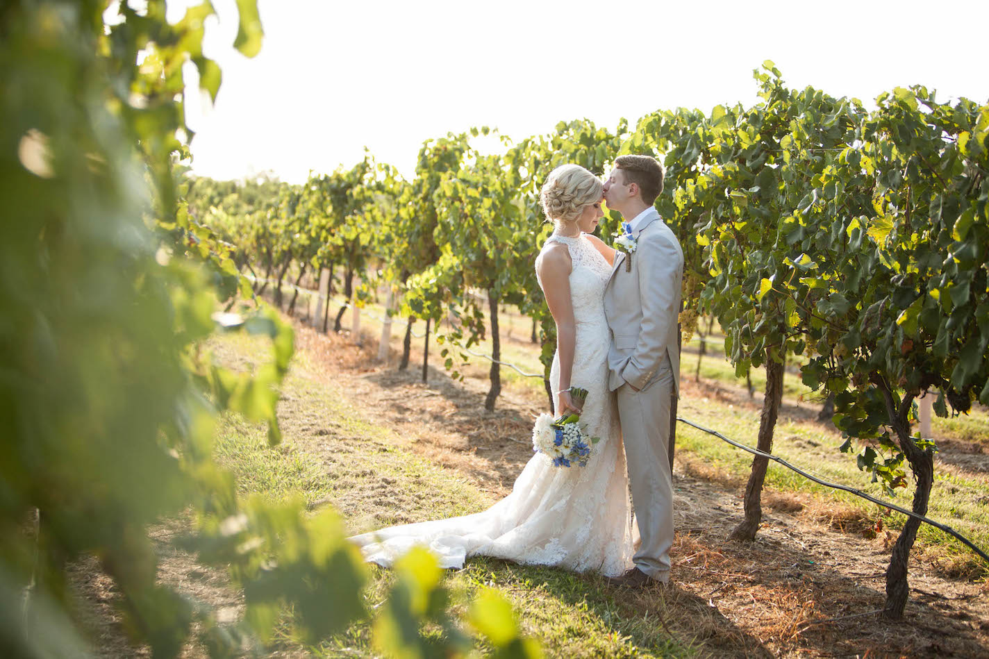 romantic rustic wedding at chaumette winery