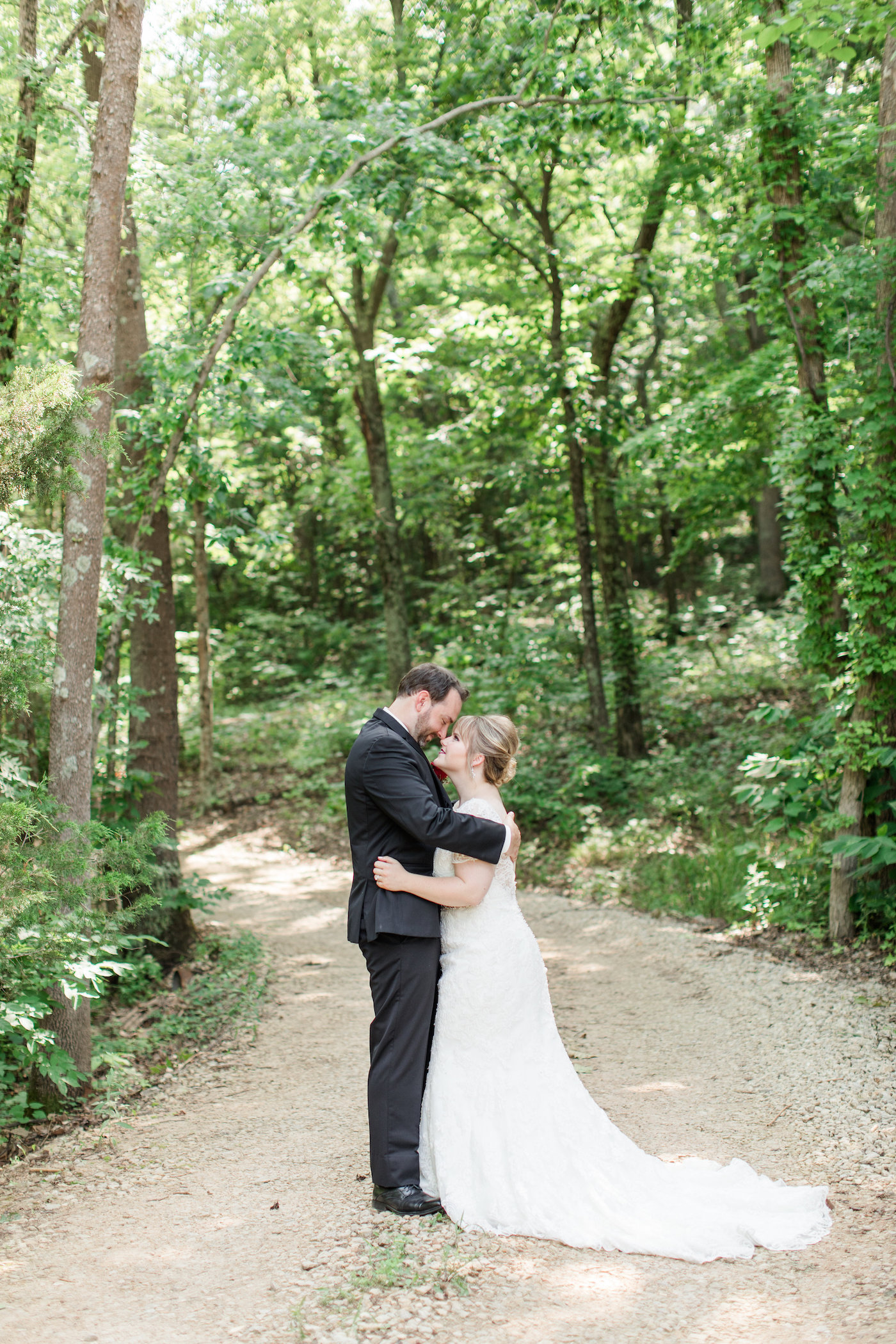 Lindsey & Andrew's Big Day at Our Barn Wedding Venue - Missouri Rustic ...